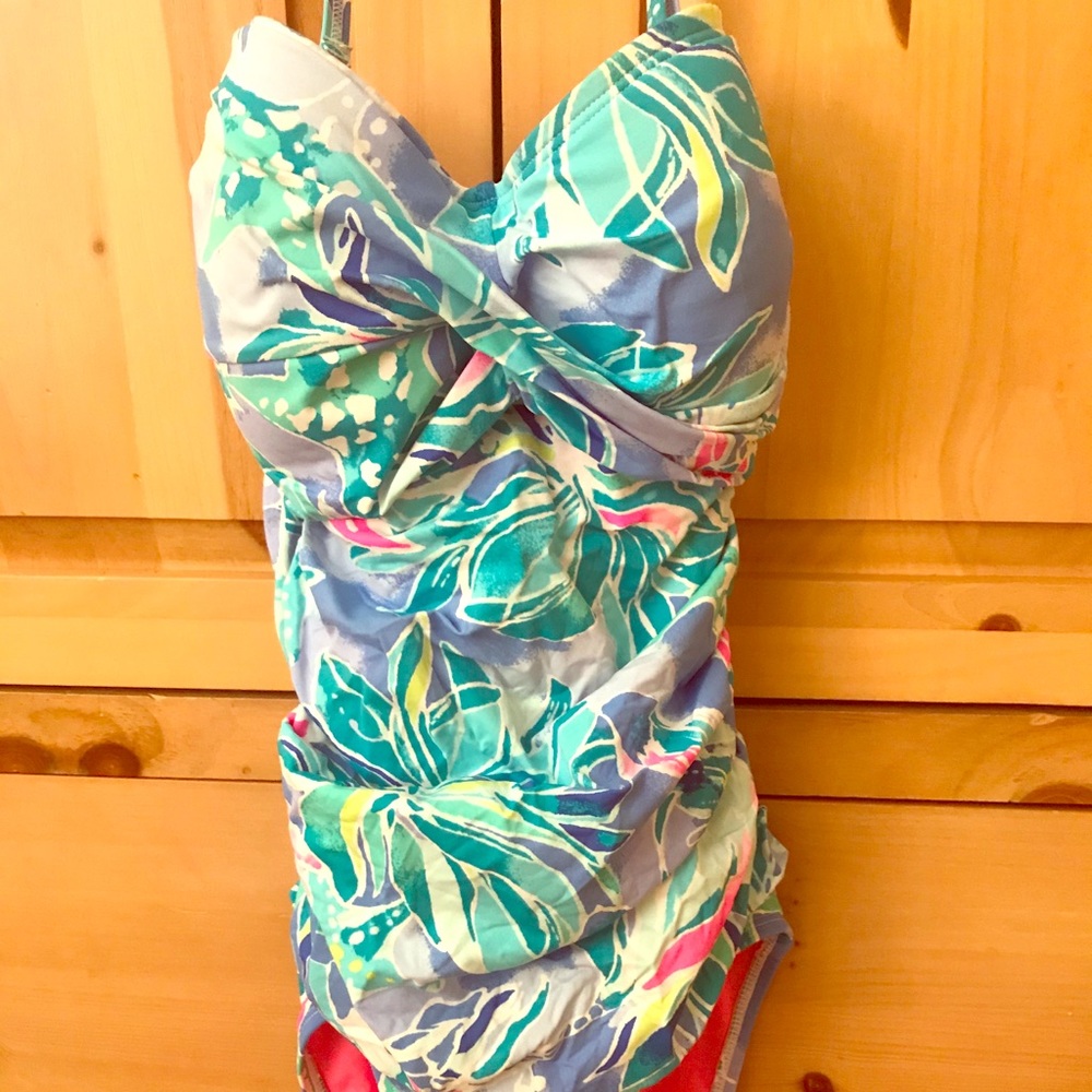 Beautiful Lilly Pulitzer bathing suit, size 8
